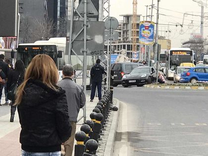СНИМКИ:Порше се натресе в рейс на колелото на Водната палата! Настана хаос (Обновена)