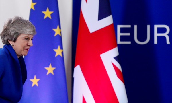 След 3 г. към Brexit: Пакост или лакомство? Договориха отлагане до Хелоуин