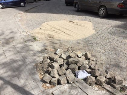 ВиК пренесе бургаския плаж на улица в центъра на Пловдив (СНИМКИ)