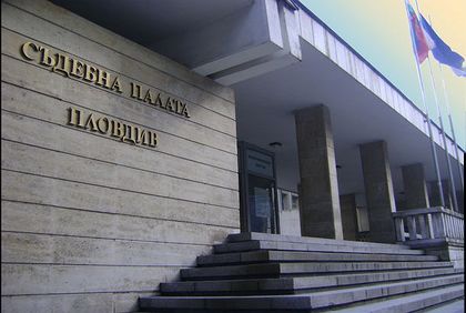 Прокуратурата иска нов арест за трима дилъри на марихуана