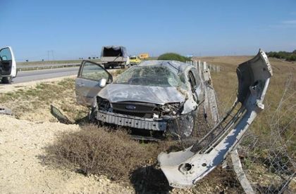 Жена е с опасност за живота след катастрофа на магистрала 
