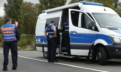Екстремист простреля четирима полицаи в Германия