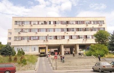 Двама мъже в болница след като са били блъснати от автомобил край Симитли