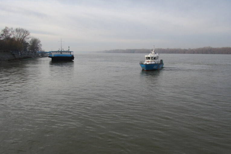 Момче изчезна във водите на река Дунав