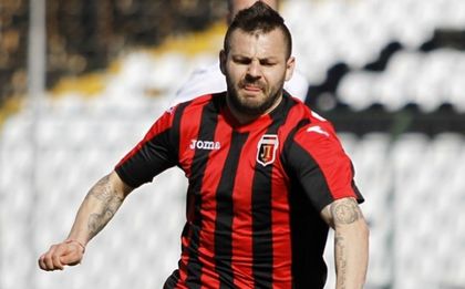 Делев титуляр при хикс на Покон в Полша