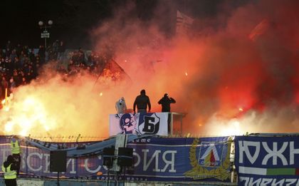 Одрусаха Левски със 7000 лева за част от изцепките в Ловеч, Литекс с последно предупреждение