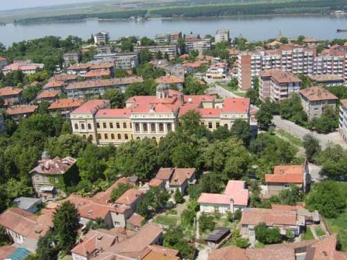 Велико Търново: 176-ма висшисти са търсили работа в Свищов през февруари - 18% от всички безработни в общината