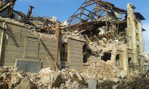 Собствениците алармират: Тютюневият склад се държи на косъм