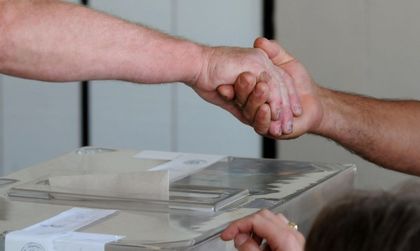 Осъдиха кмет за купуване на гласове