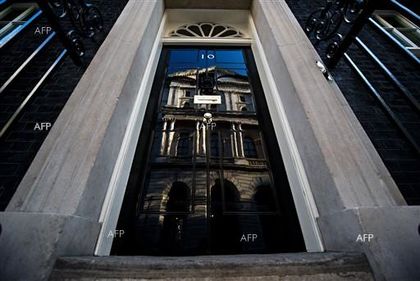 The Times: Война в кабинета, след като Тереза Мей дава шанс на депутатите да отложат Брекзит