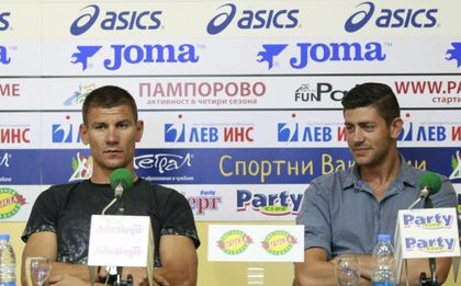 Българската двойка скул стигна репешажите