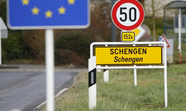 Юнкер: До 1 година Румъния трябва да е част от Шенген