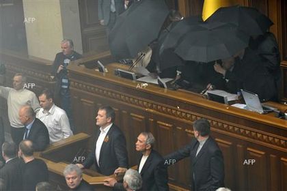 „Независимая газета“: Върховната рада няма намерение да работи с Владимир Зеленски