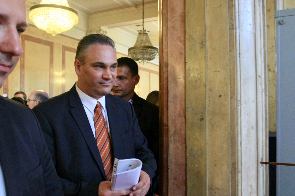Оставката на Пламен Георгиев прерасна в парламентарен скандал