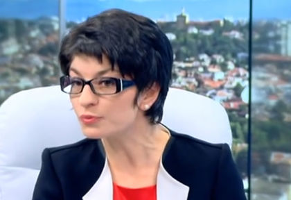 Скандал! Депутатка от ГЕРБ захапа Нинова: Истерична е щом чуе за приватизацията на 