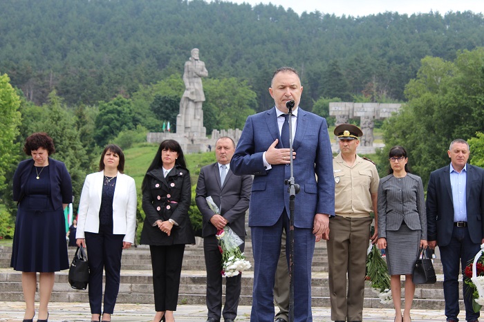 Емил Кабаиванов, кмет на Карлово: Ботев е наш духовен кумир
