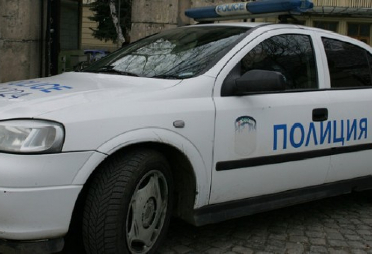 Невероятно, но факт: Патрулка удари кола в Сливен, написаха акт на полицая!