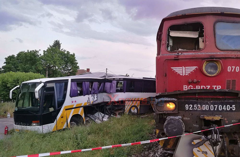 Автобусът е виновен за катастрофата с влака