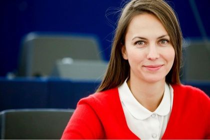 Евродепутатът Ева Майдел: От 2021 г. спираме да местим стрелките на часовника
