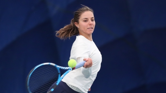 Виктория Томова стартира с победа в квалификациите в Будапеща
