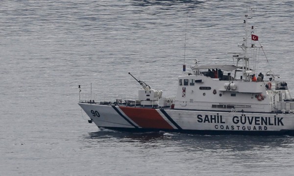 Руски кораб откри огън по турски сейнер в Егейско море