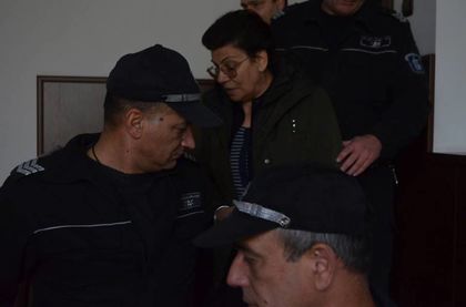 ВИДЕО: Кървавата Иванка невъзмутима: Това е постановка!