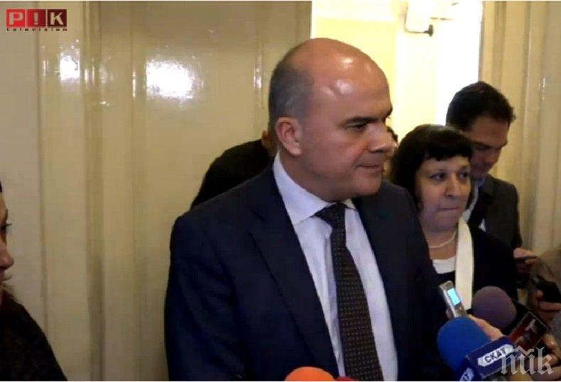 Министерски съвет отпуска персонални пенсии на деца сираци и прави важни промени