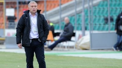 Предложиха десен бек от Англия на Белия