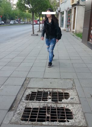 Капак на шахта заприлича на сито СНИМКИ