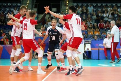 Полша остана в играта за финалите след обрат срещу Япония (видео + снимки)
