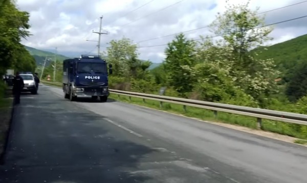 Сръбската армия и полиция се придвижват към Косово