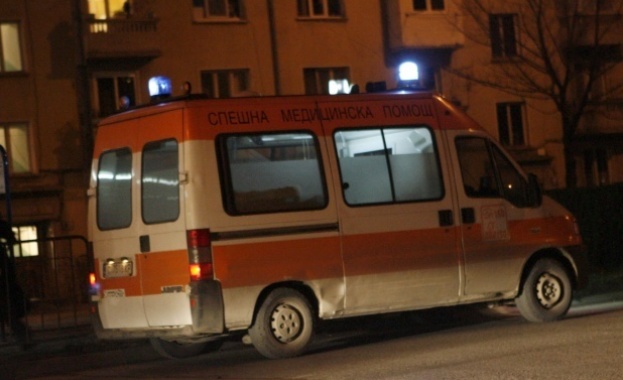 Дрогиран без книжка се вряза челно в Опел на булевард в Пловдив, мъж е в болница