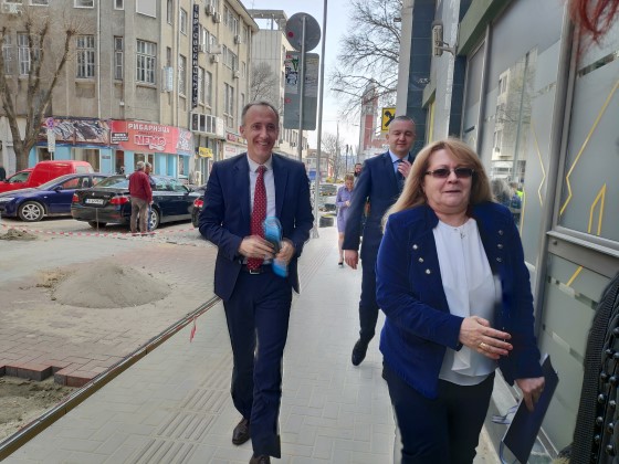 Министър Красимир Вълчев във Варна: Предизвикателството с днешните деца е да ги вдъхновим да учат
