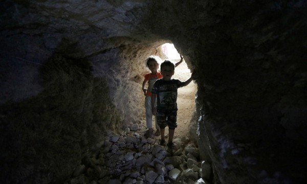 Несигурното бъдеще на потъналата в руини Сирия