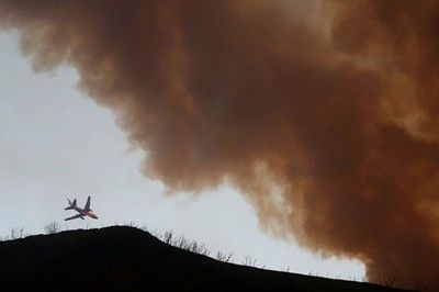 Хиляди са евакуирани заради два горски пожара в Калифорния
