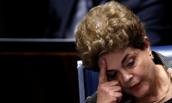 Решено: Свалиха Дилма Русеф от власт