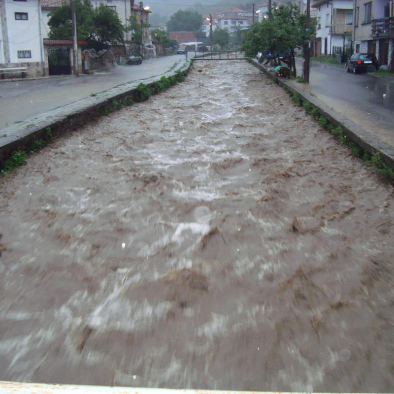 Арбен Мименов, кмет на Сатовча: Валежите нанесоха сериозни щети в общината, половината път в Боголин го няма