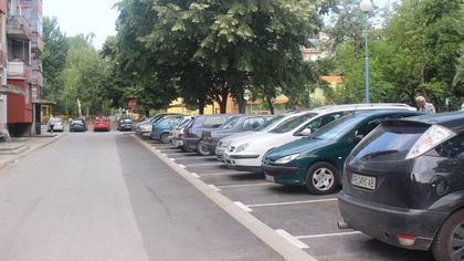 Близо 50 нови паркоместа за живеещите в район