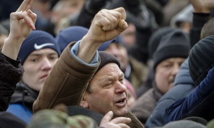 Хиляди недоволни в Молдова настояват за предсрочни избори