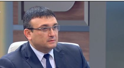 Набили бременната на магистрала 