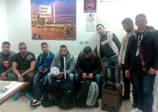Извънредно! Турция задържа 8 членове на 