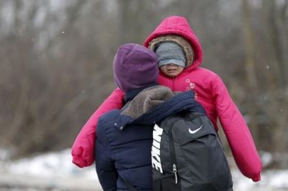 Откриха 97 бежанци в турски ТИР, пътуващ за България
