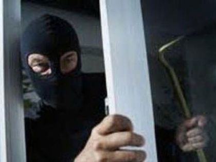 Млада бургазлийка се прибра в дома си, но шокирана видя какви поразии е направил рецидивистът Иван