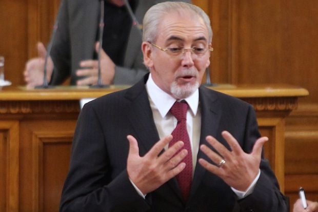 Местан: Не стане ли Кунева министър, предсрочни избори през май