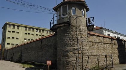 Ето кой е задържаният наздирател, вкарвал дрога в Бургаския затвор
