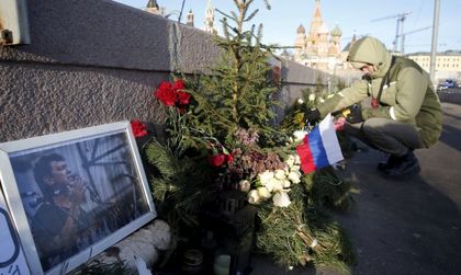 Светът почете паметта на Немцов, руската власт – не