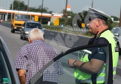 Допълнителни изпити на шофьорите над 60 години не могат да се въведат по закон