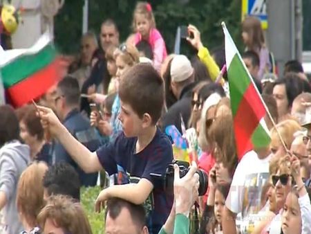 Празнуваме Деня на българската просвета и култура, рекорд в Бургас