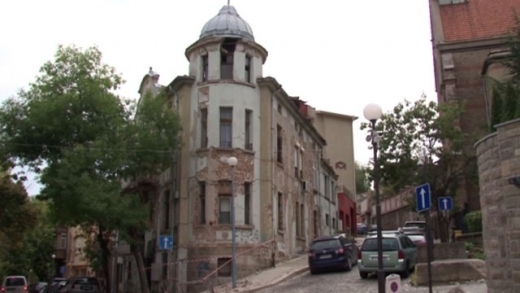 Кошмар с поредна сграда паметник на културата в Пловдив! (СНИМКИ)