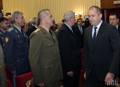 Радев кани Борисов на среща
